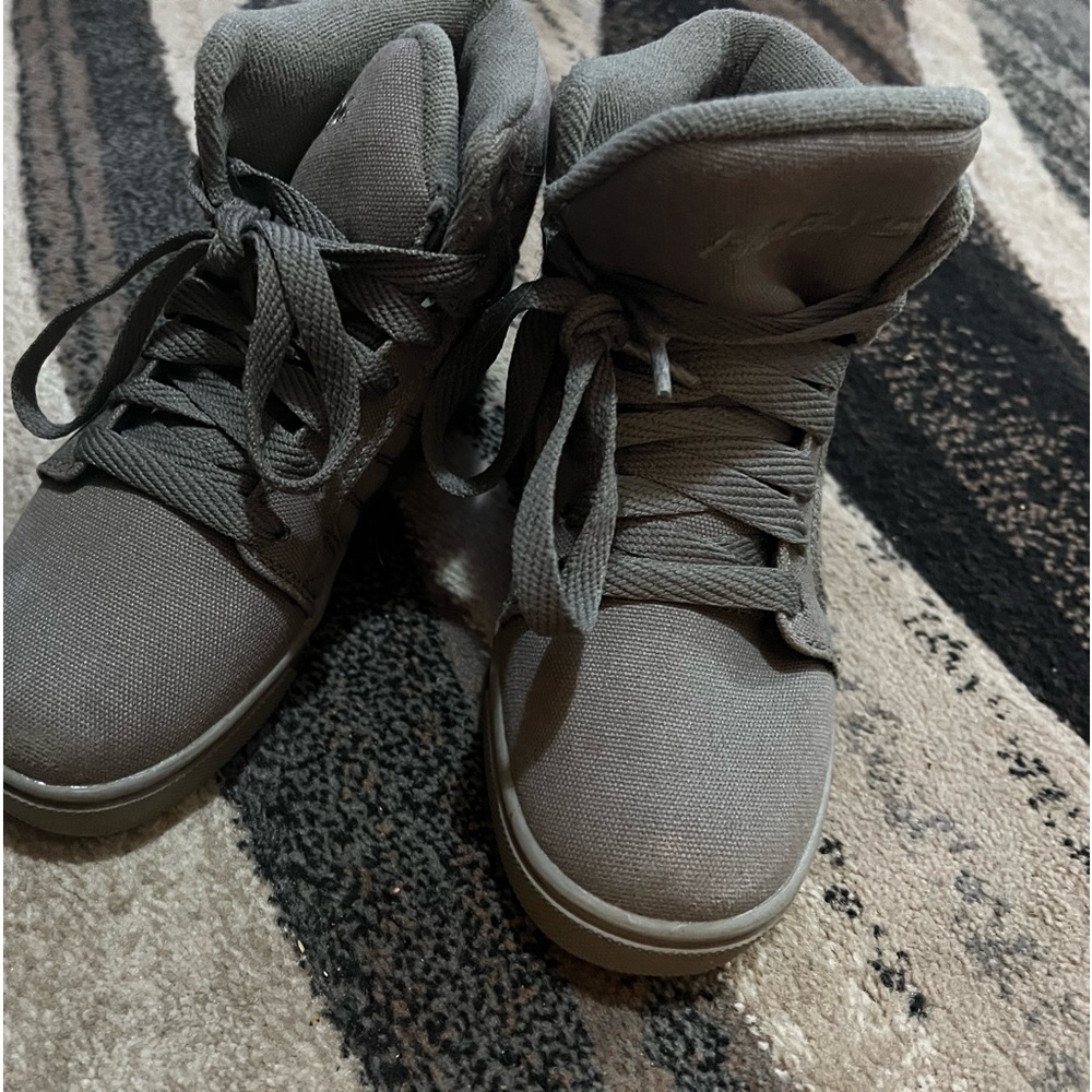 Youth size 2 Heelys worn a few times.